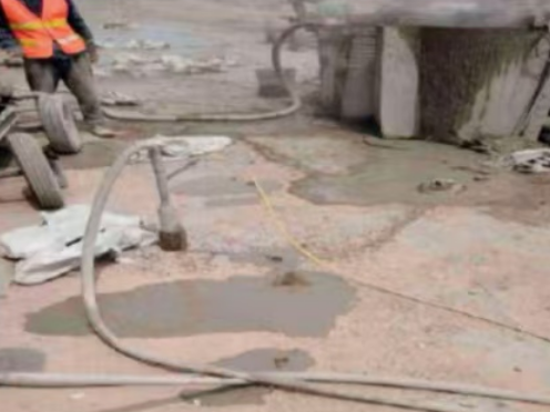 邢台水泥混凝土路面板底注浆技术 路面脱空注浆整治方案