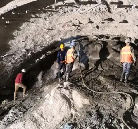 邢台隧道拱顶带模注浆料，微膨胀注浆料的特点及施工工艺